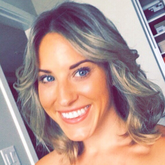 Meet your Posher, Gretchen - Picture 2 of 4